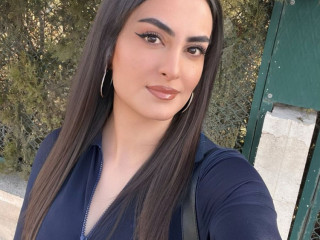 completely-shaved-and-smooth-pussy