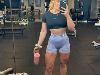 my-pussy-is-so-wet-i-need-a-dick-in-it-now