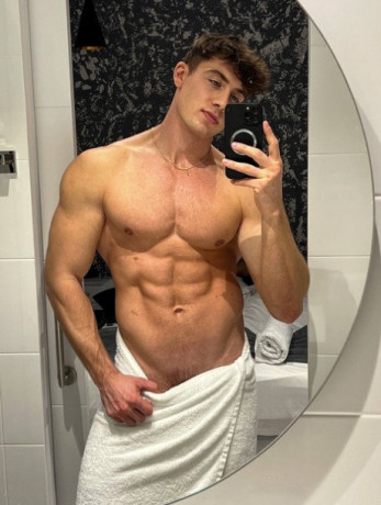 bubbly-breeze-hungry-for-a-steamy-swirl-big-0