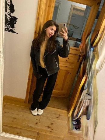 hot-woman-looking-to-offer-sexy-things-for-a-hot-man-big-0